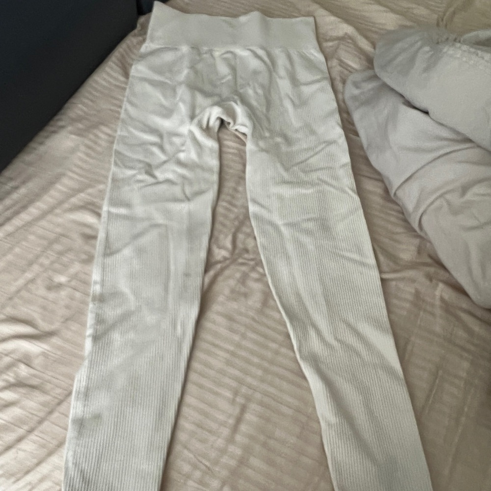 Cream ribbed leggings